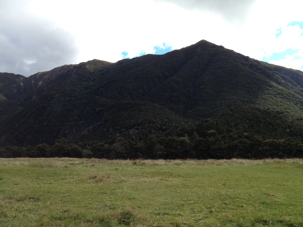 The ridge leading to Kiwi Saddle