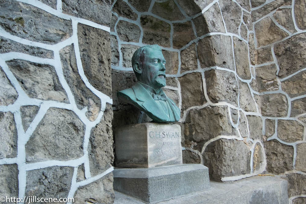 Swan Memorial, Marine Parade, Napier http://jillscene.com Swan Memorial, Marine Parade, Napier