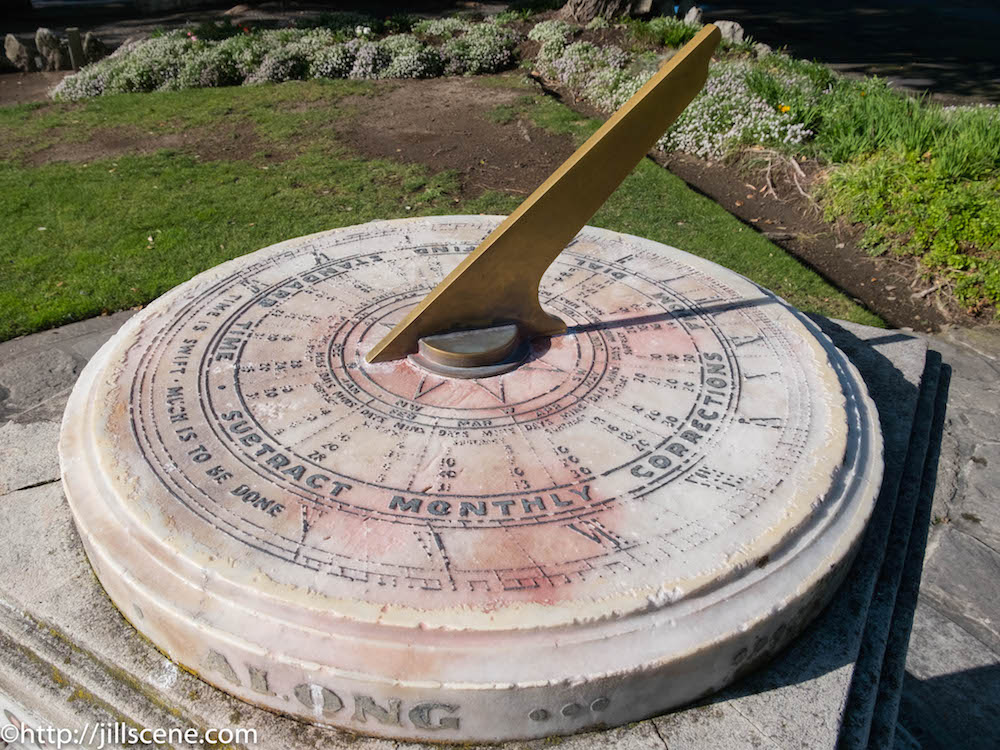 Kirk Sundial, Marine Parade, Napier.