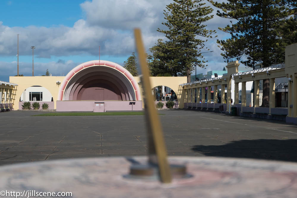 The Kirk Sundial, Napier